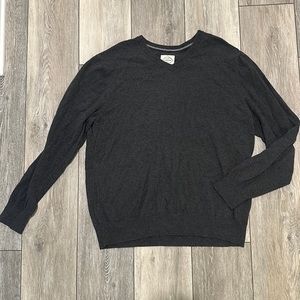 St. John’s Bay Men’s sweater